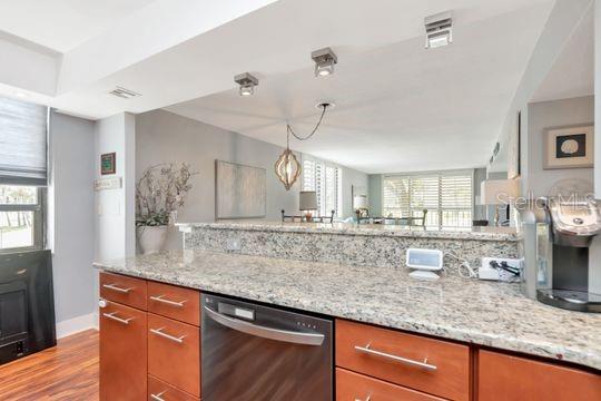 220 Belleview Unit 203, Belleair, FL 33756