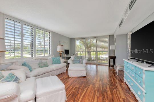 220 Belleview Unit 203, Belleair, FL 33756