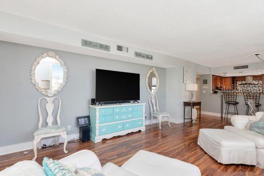220 Belleview Unit 203, Belleair, FL 33756