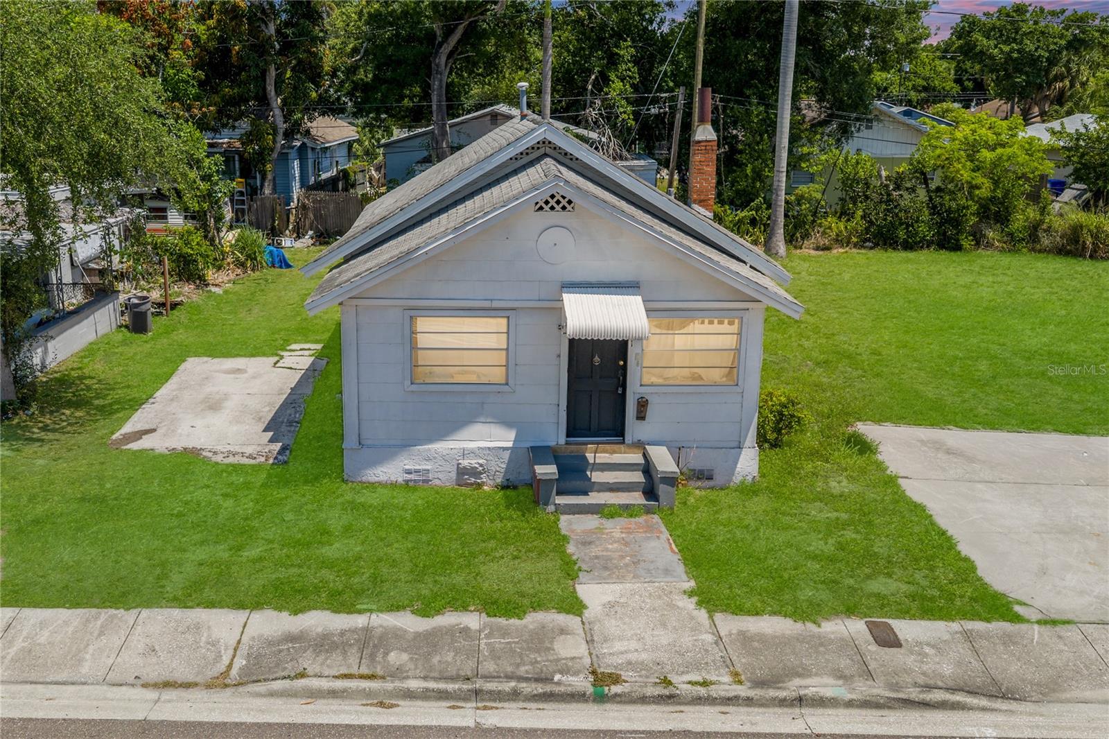 2001 15th, St Petersburg, FL 33712