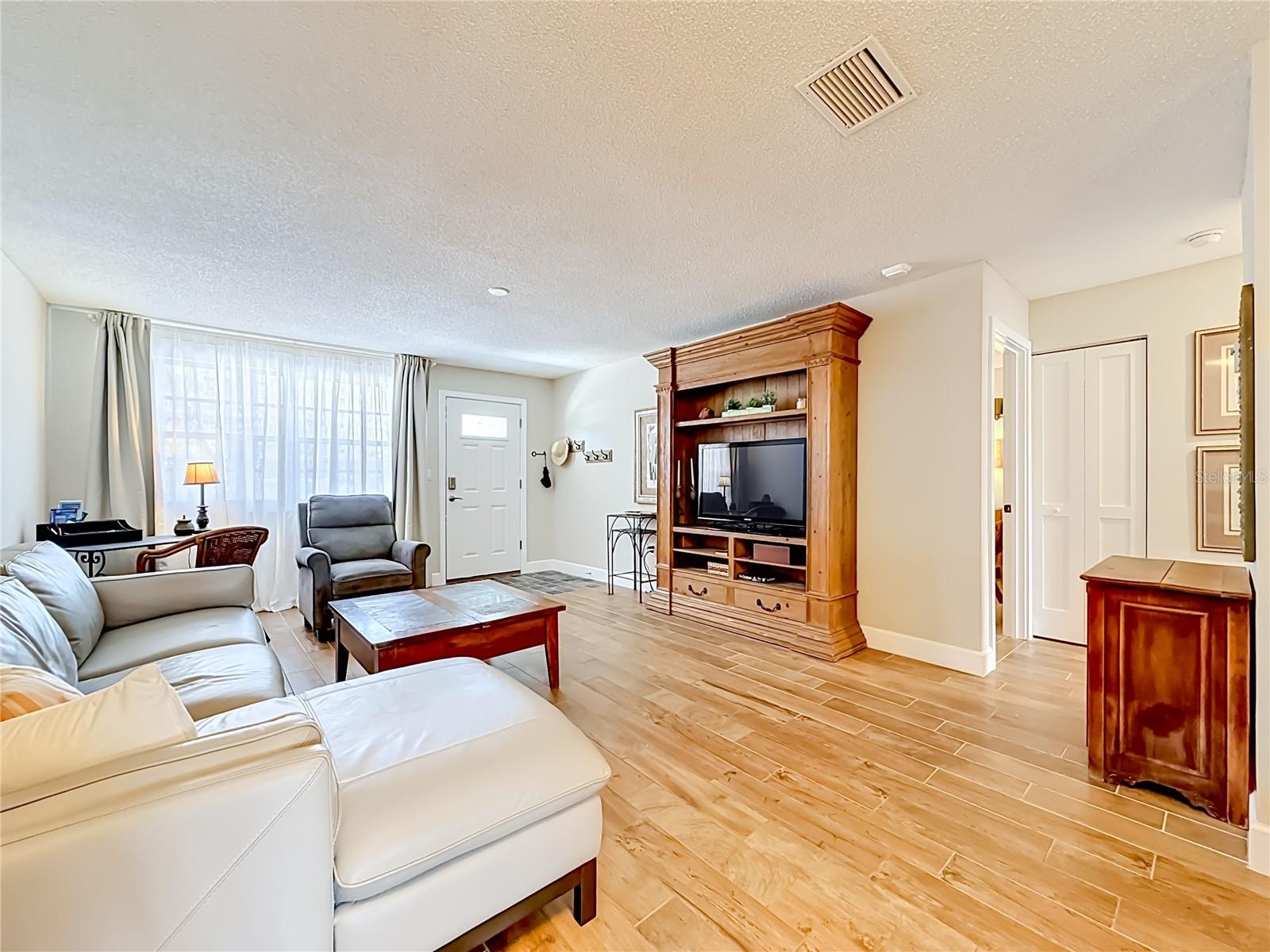 5925 Shore Unit 107, Gulfport, FL 33707