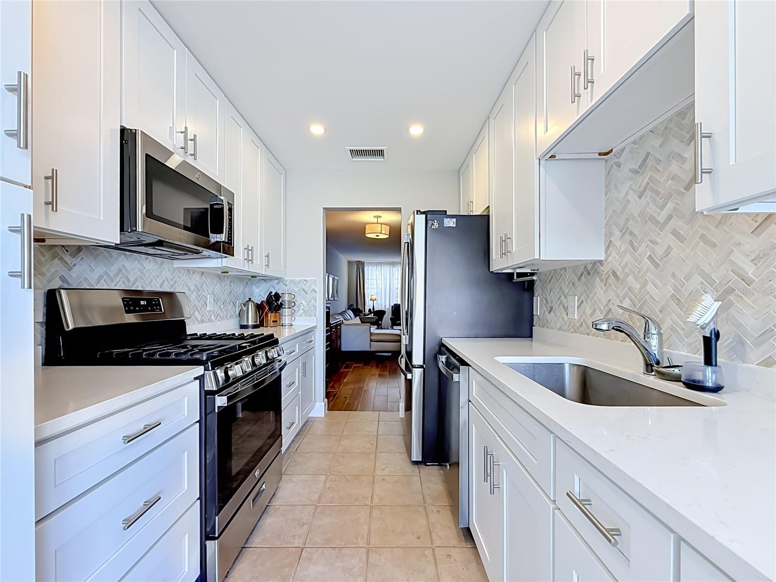 5925 Shore Unit 107, Gulfport, FL 33707