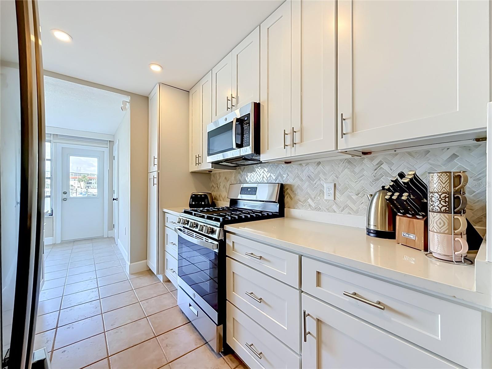 5925 Shore Unit 107, Gulfport, FL 33707