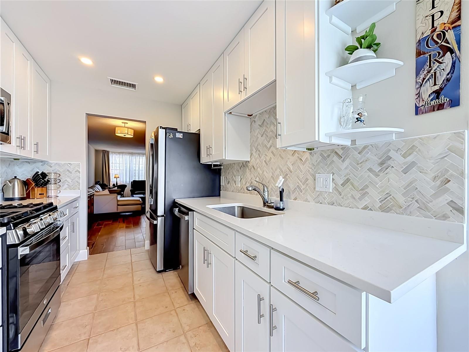 5925 Shore Unit 107, Gulfport, FL 33707
