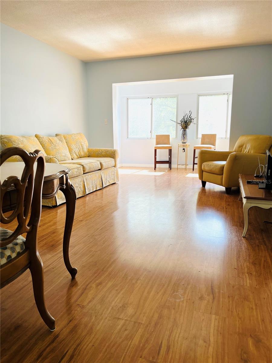 8651 10th Unit 210, St Petersburg, FL 33702