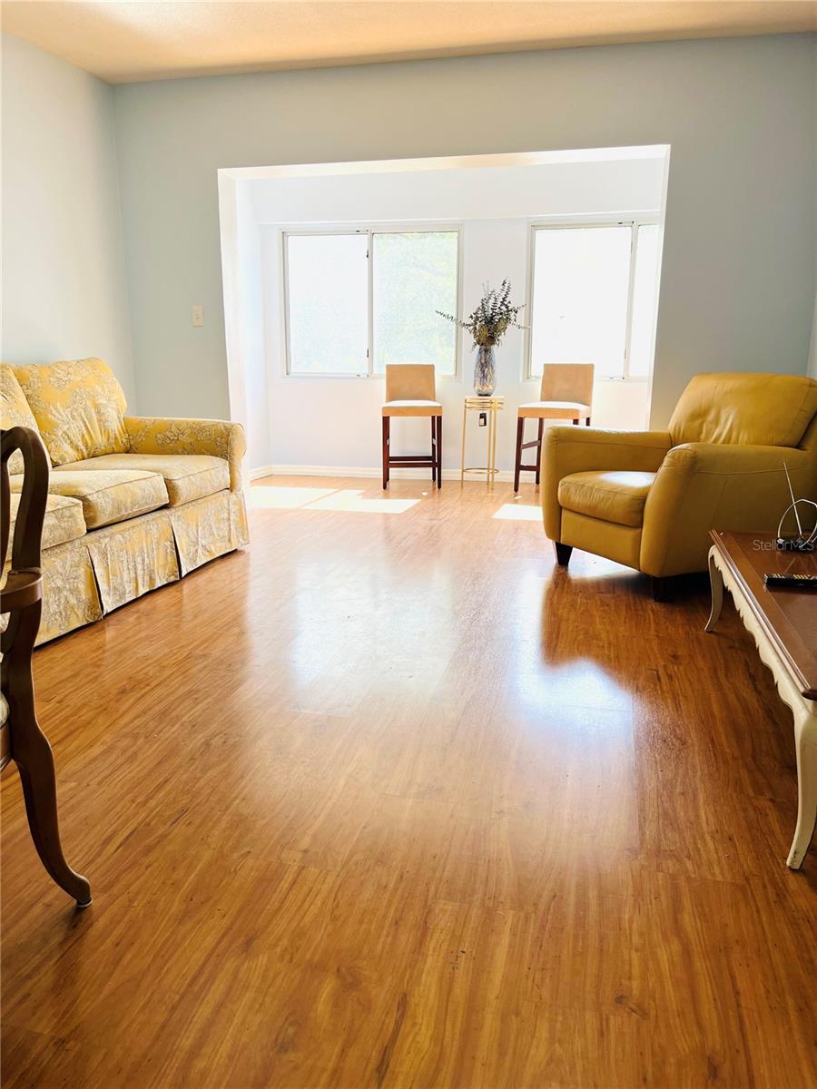 8651 10th Unit 210, St Petersburg, FL 33702