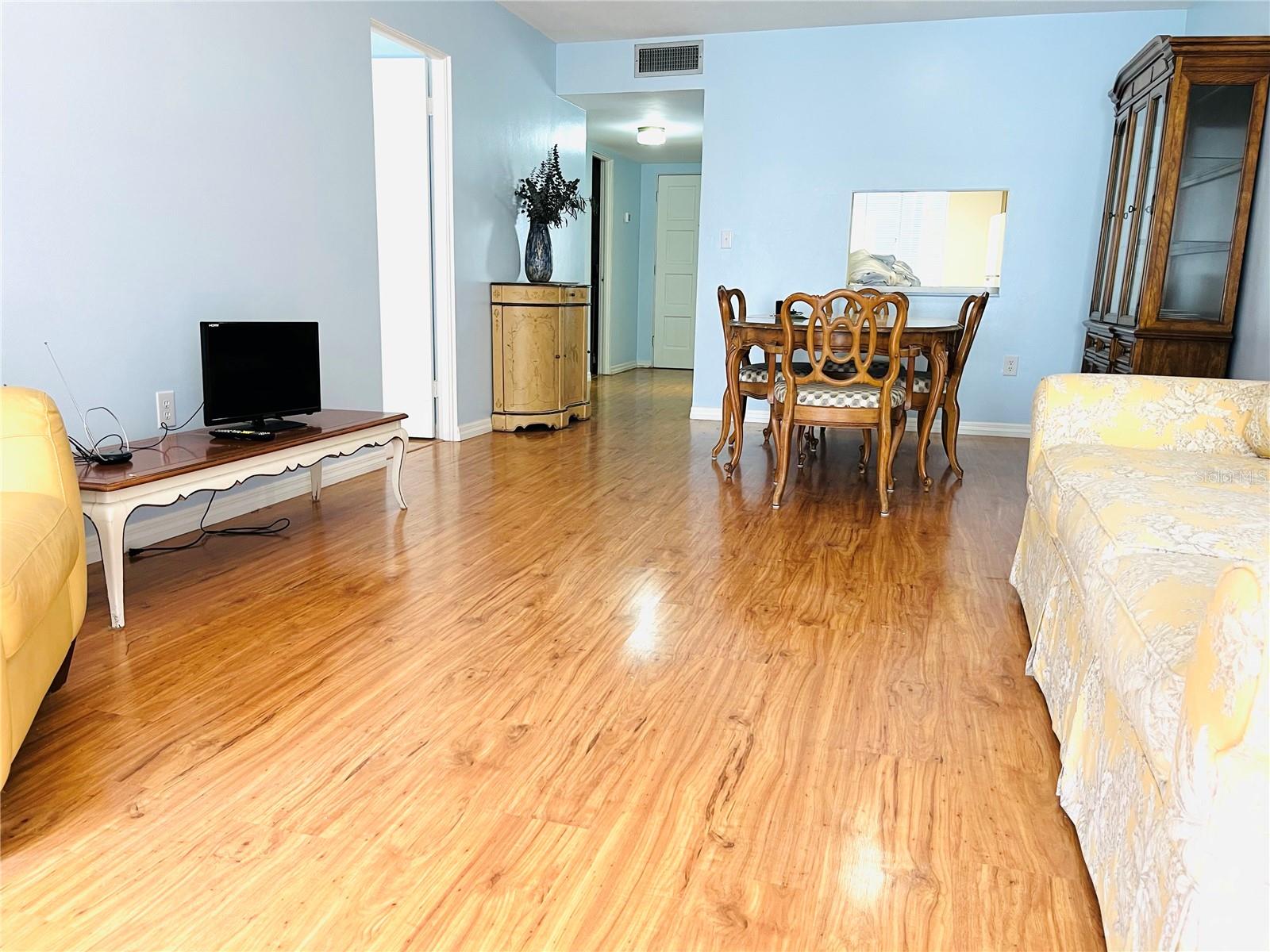 8651 10th Unit 210, St Petersburg, FL 33702