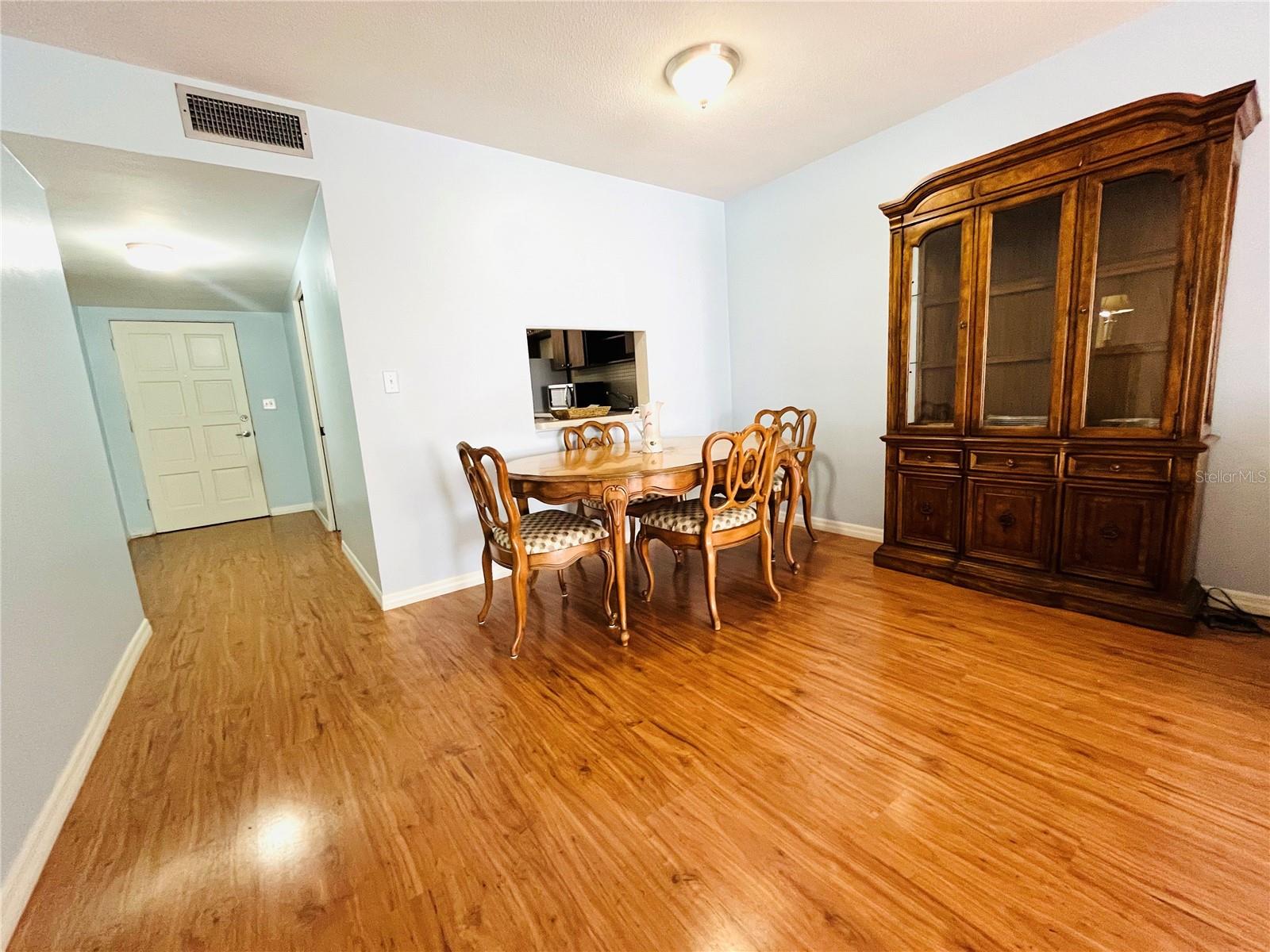 8651 10th Unit 210, St Petersburg, FL 33702