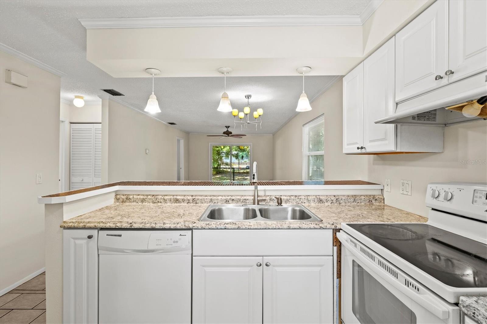4631 Summerwind Unit 16, Sarasota, FL 34234