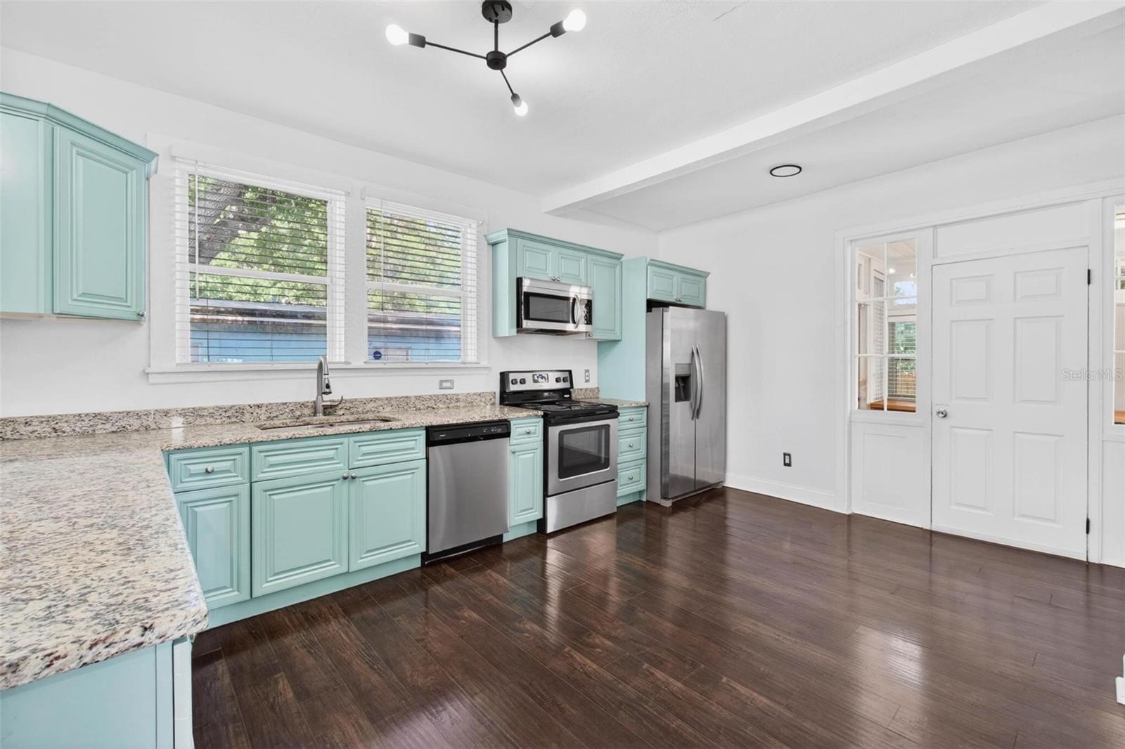 4556 Yarmouth, St Petersburg, FL 33711