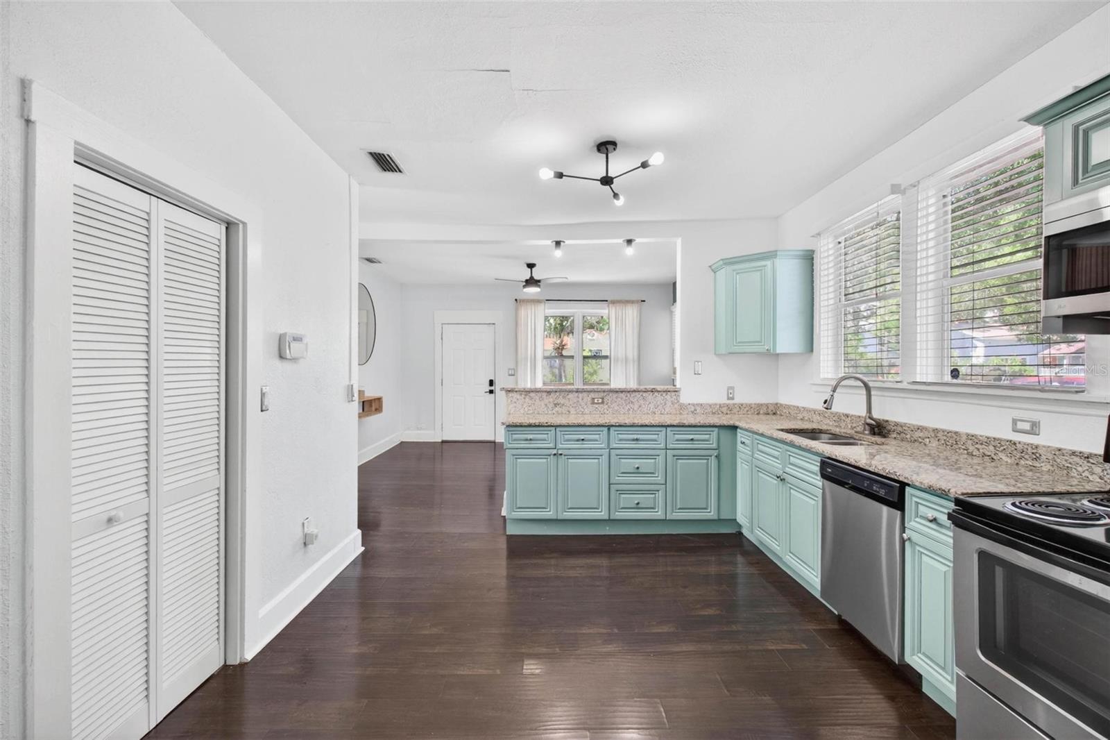 4556 Yarmouth, St Petersburg, FL 33711
