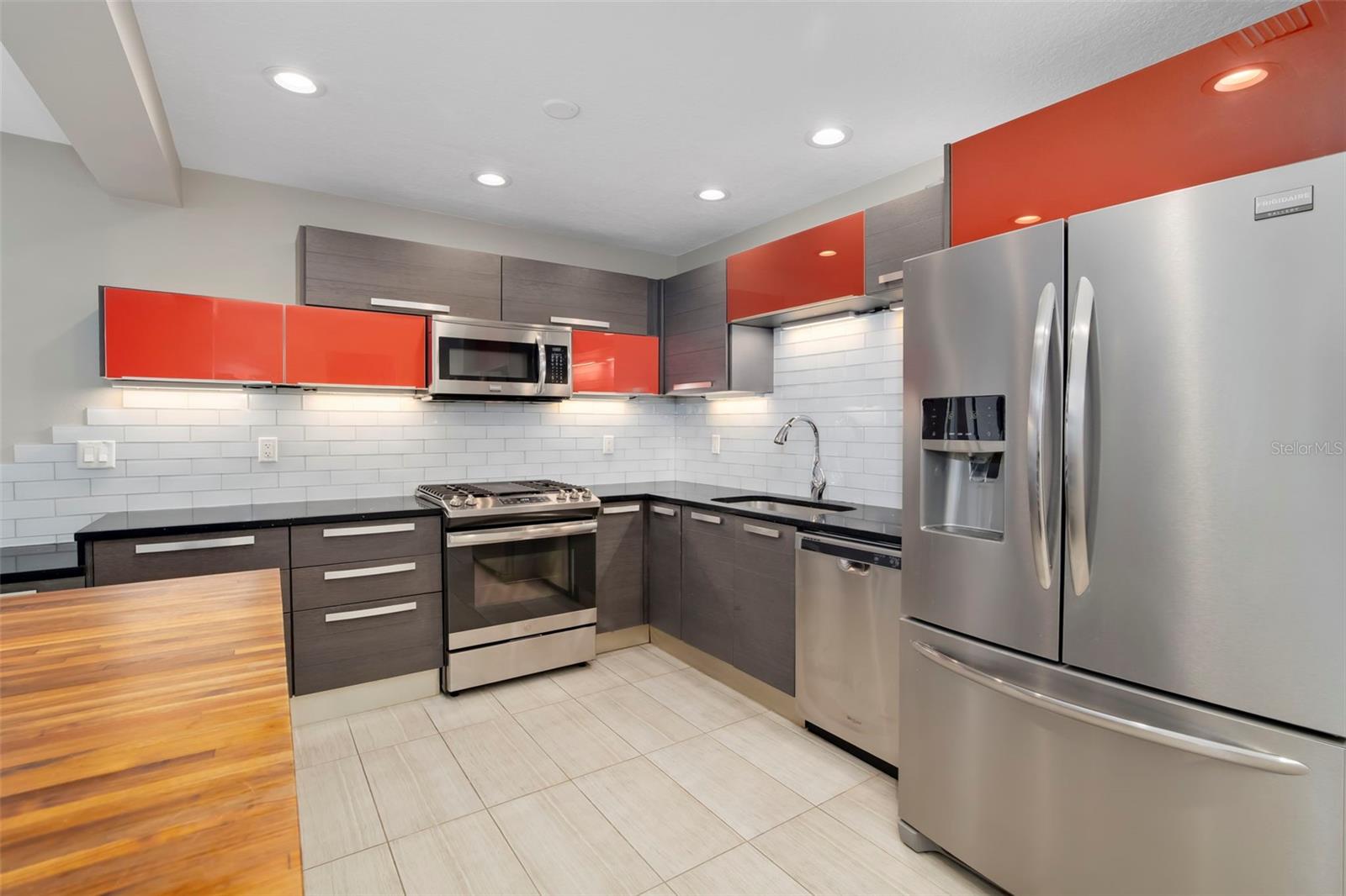 4820 Kestral Park Unit 18, Sarasota, FL 34231