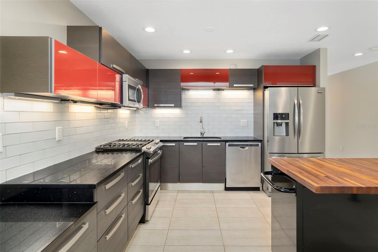4820 Kestral Park Unit 18, Sarasota, FL 34231