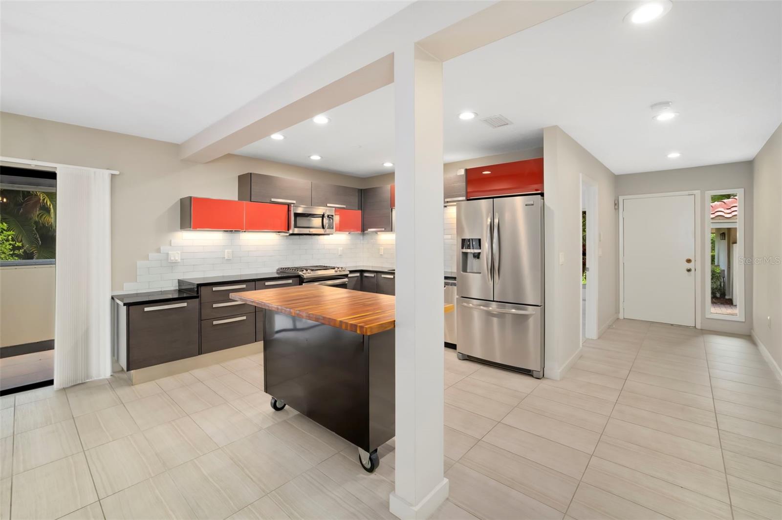 4820 Kestral Park Unit 18, Sarasota, FL 34231