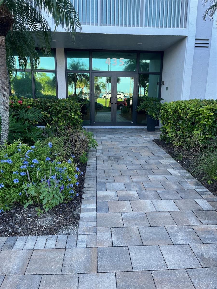 435 Gulfstream Unit 206, Sarasota, FL 34236