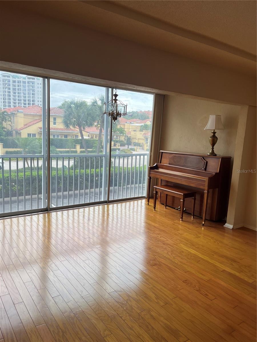435 Gulfstream Unit 206, Sarasota, FL 34236