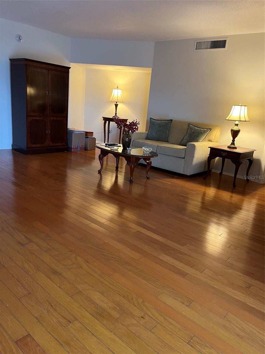 435 Gulfstream Unit 206, Sarasota, FL 34236