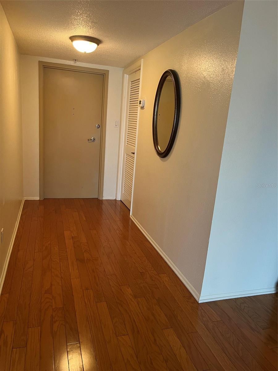 435 Gulfstream Unit 206, Sarasota, FL 34236