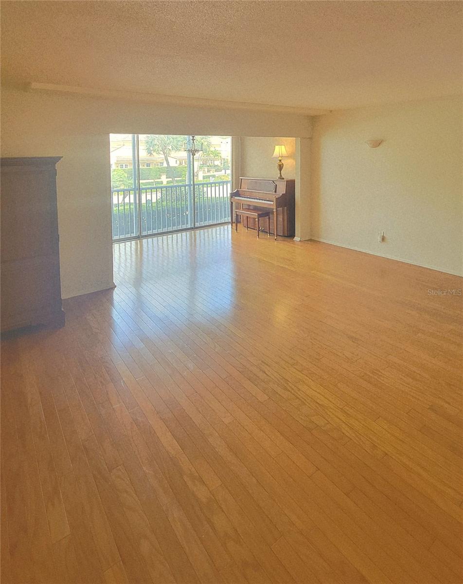 435 Gulfstream Unit 206, Sarasota, FL 34236
