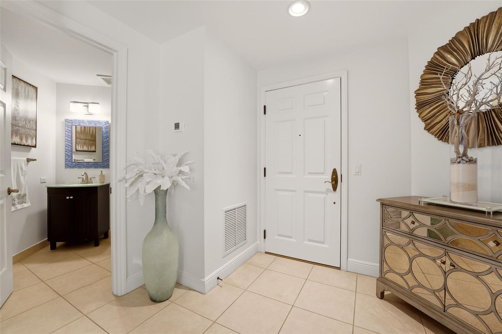 100 Central Unit H716, Sarasota, FL 34236
