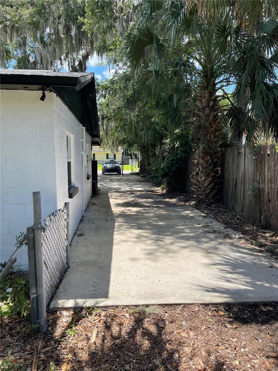 1139 Woodside, Daytona Beach, FL 32117