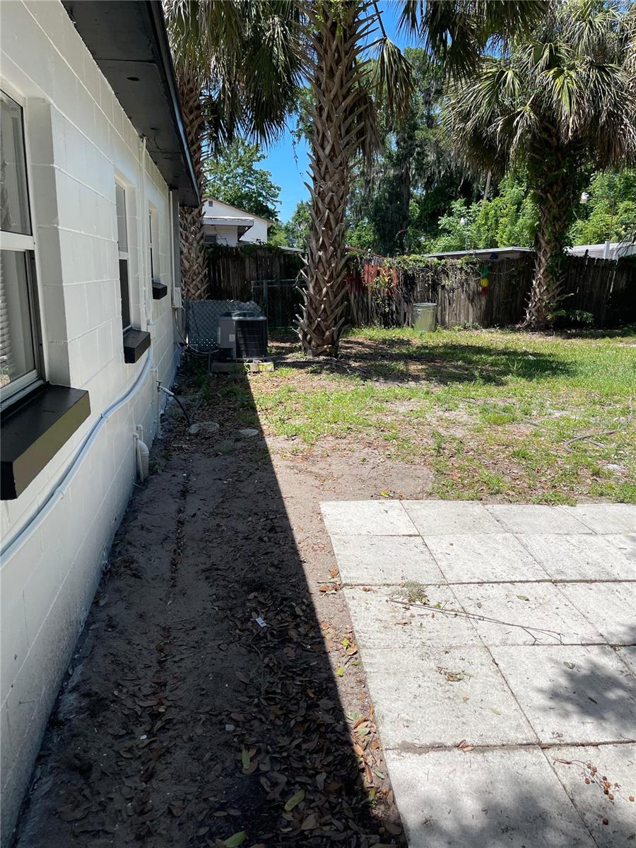 1139 Woodside, Daytona Beach, FL 32117