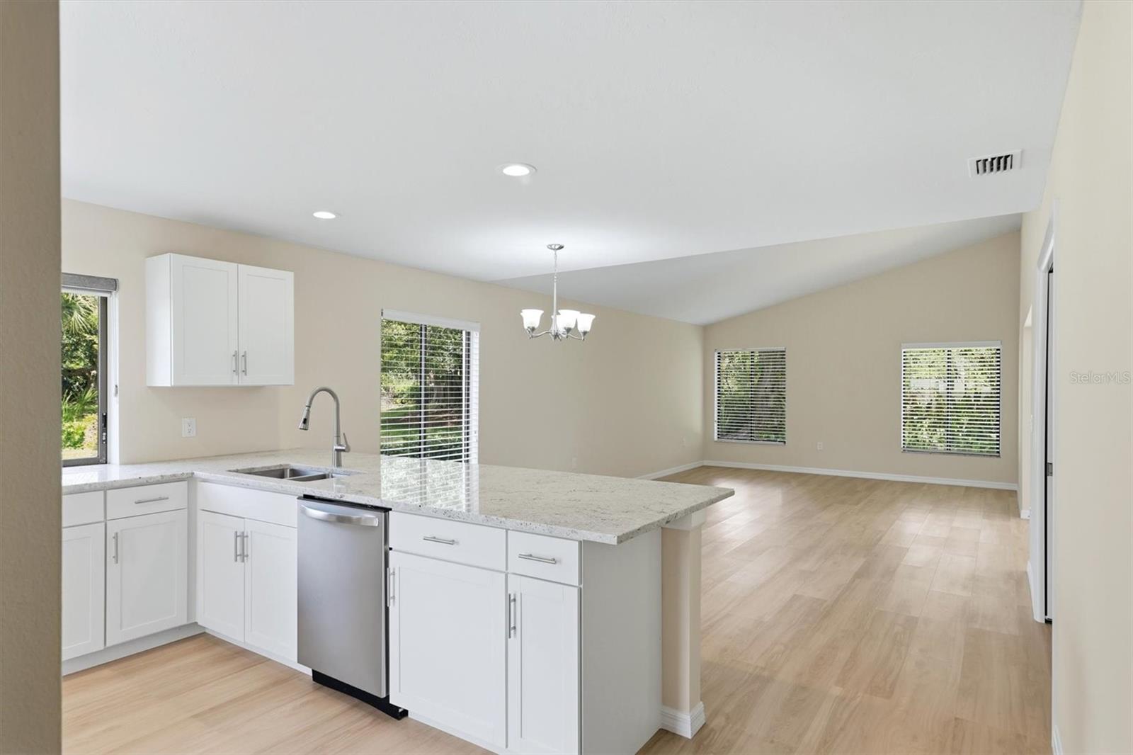 6403 Pelican, Bradenton, FL 34210