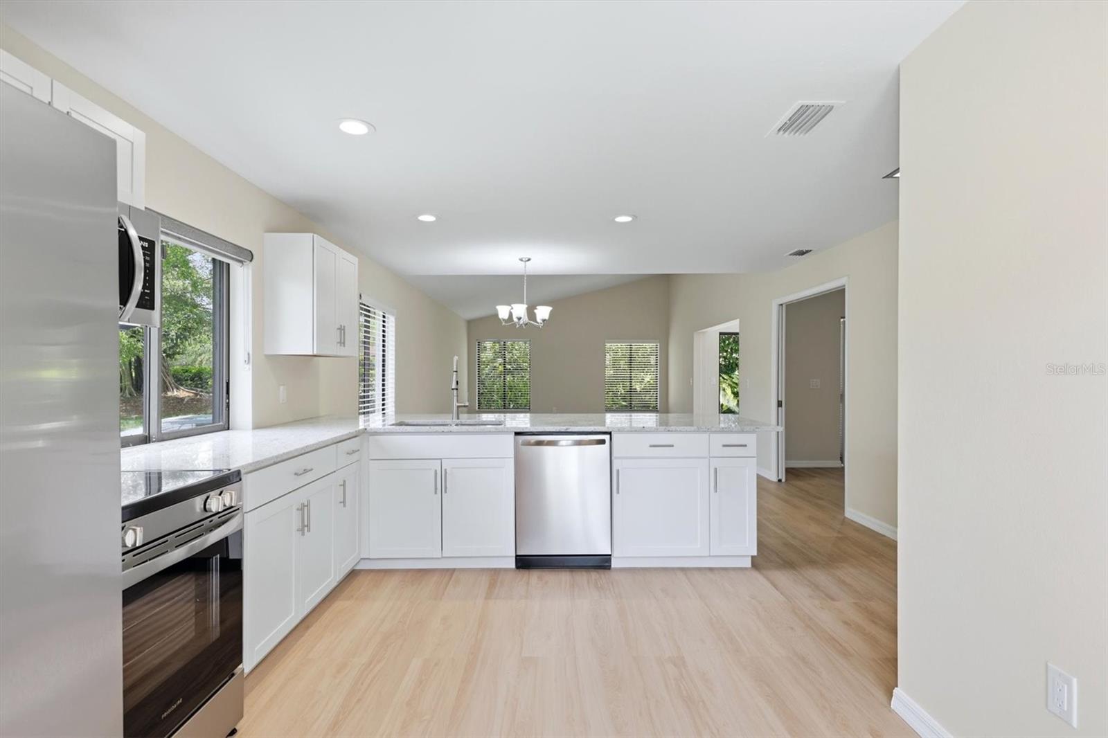 6403 Pelican, Bradenton, FL 34210