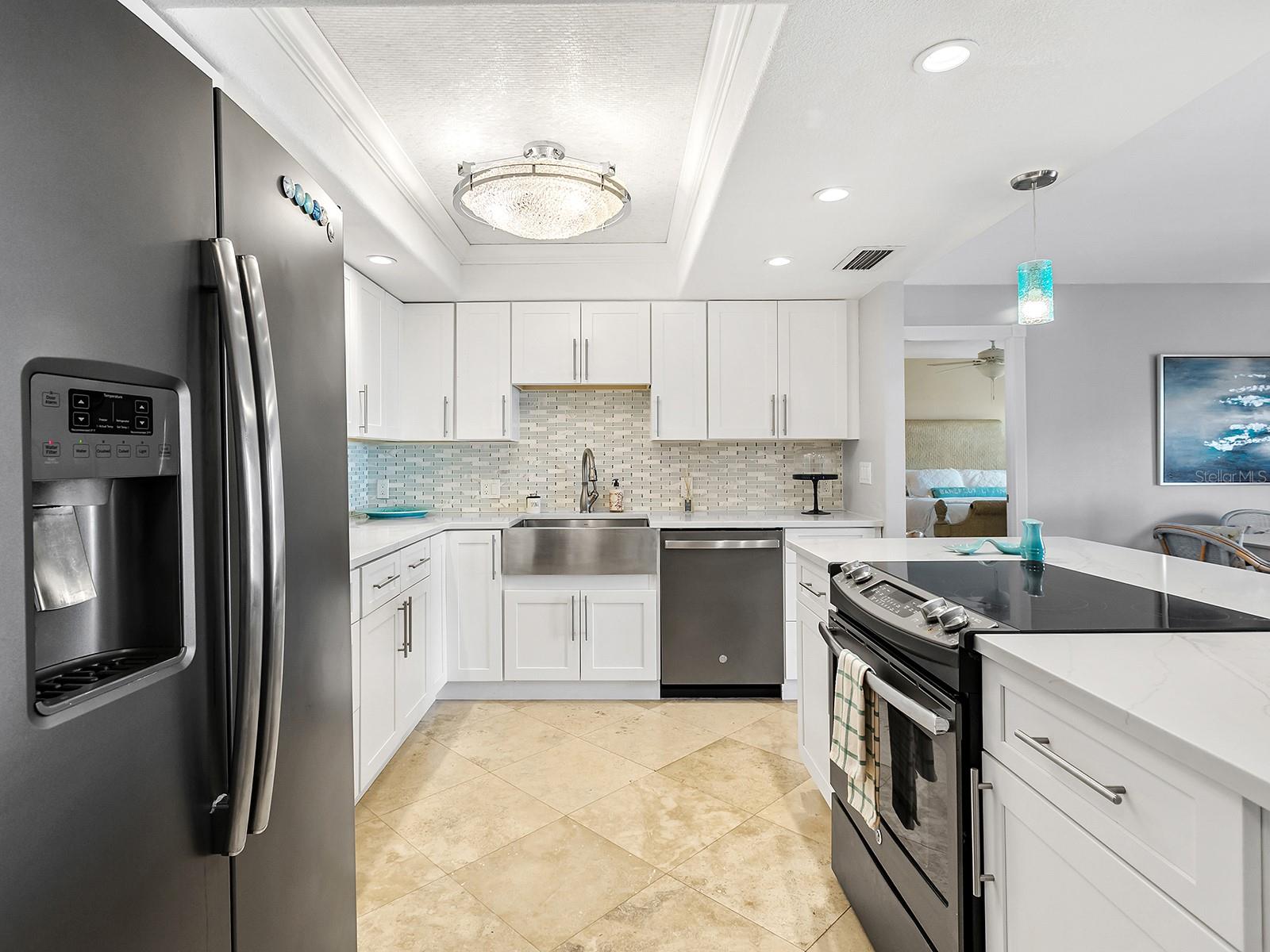 800 Benjamin Franklin Unit 304, Sarasota, FL 34236