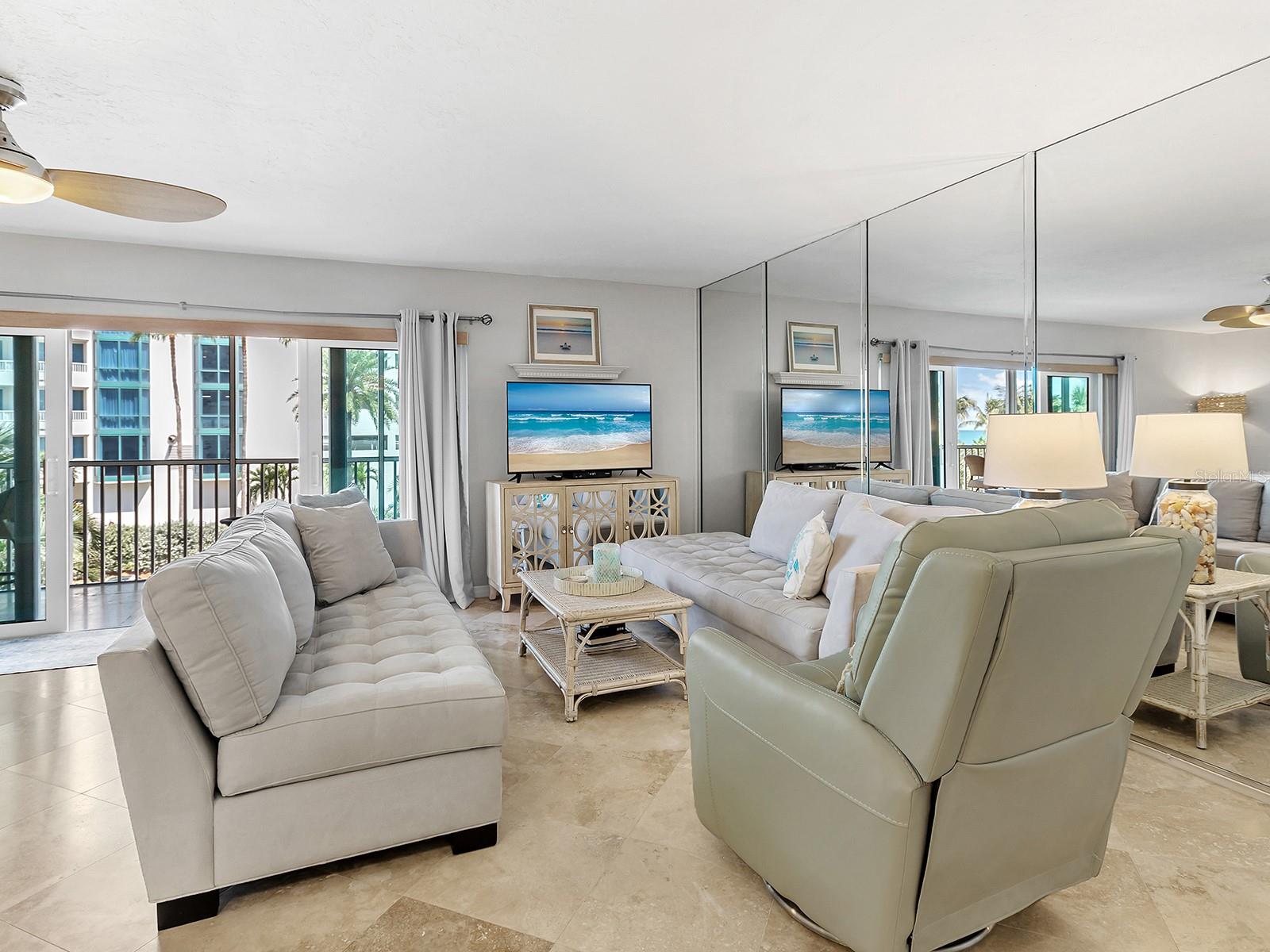 800 Benjamin Franklin Unit 304, Sarasota, FL 34236