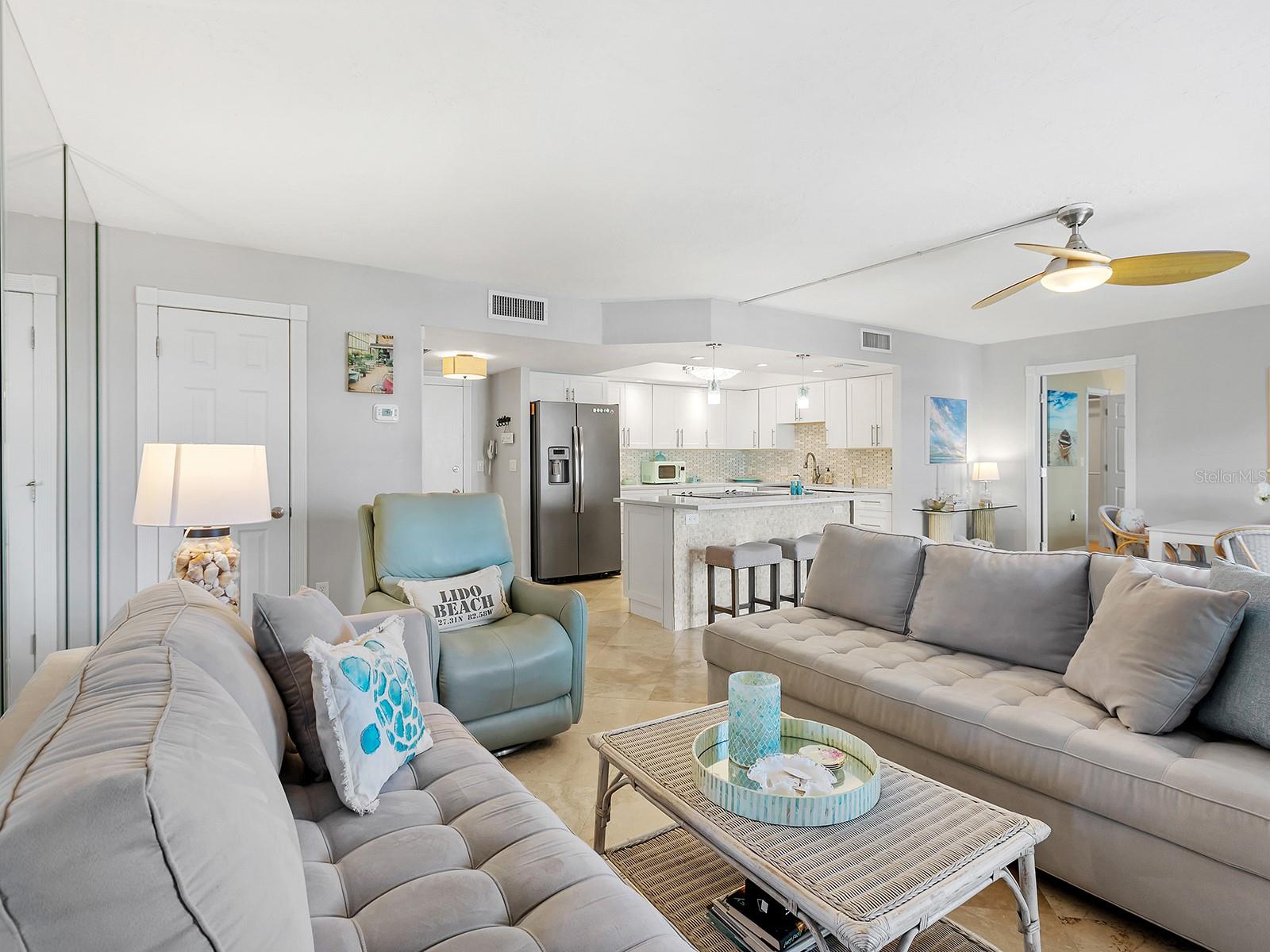 800 Benjamin Franklin Unit 304, Sarasota, FL 34236