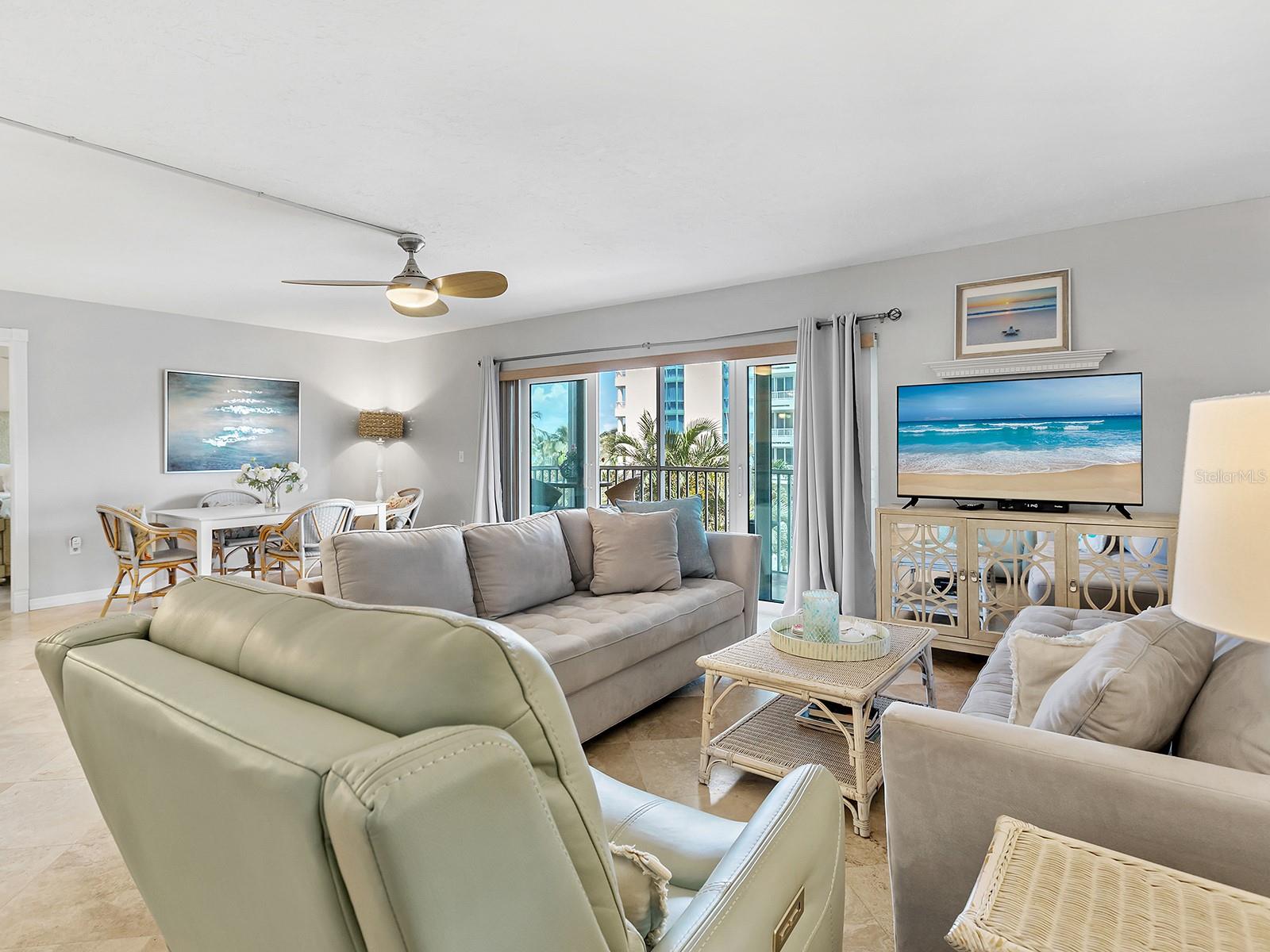 800 Benjamin Franklin Unit 304, Sarasota, FL 34236
