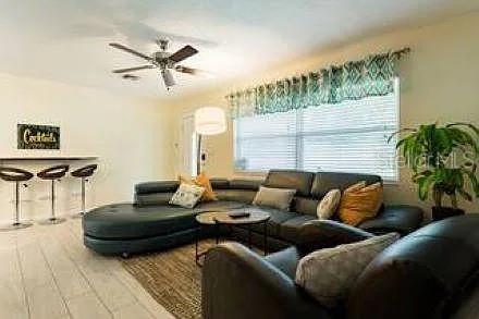 210 57th, Bradenton, FL 34209