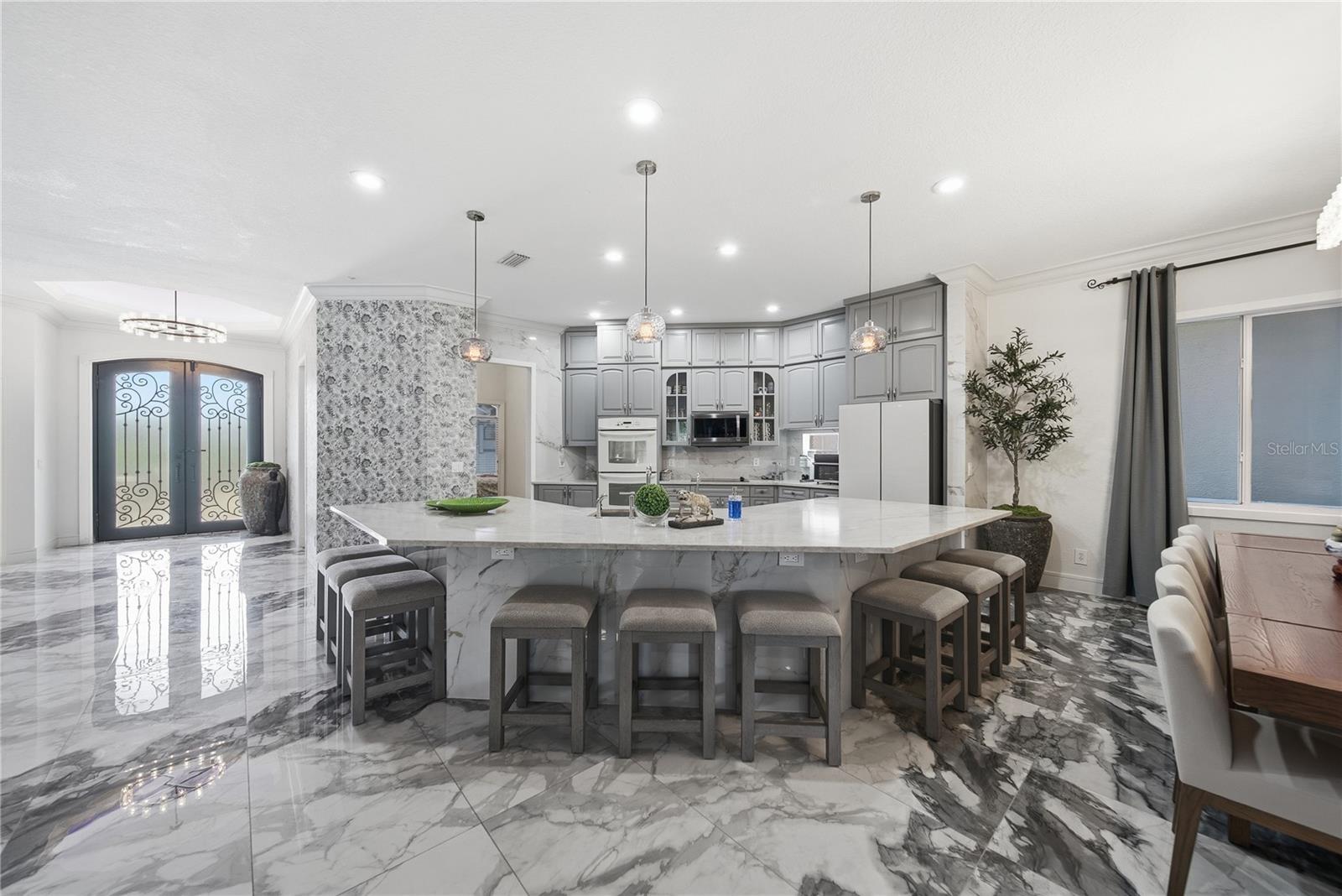 8286 97th N St, Seminole, FL 33777