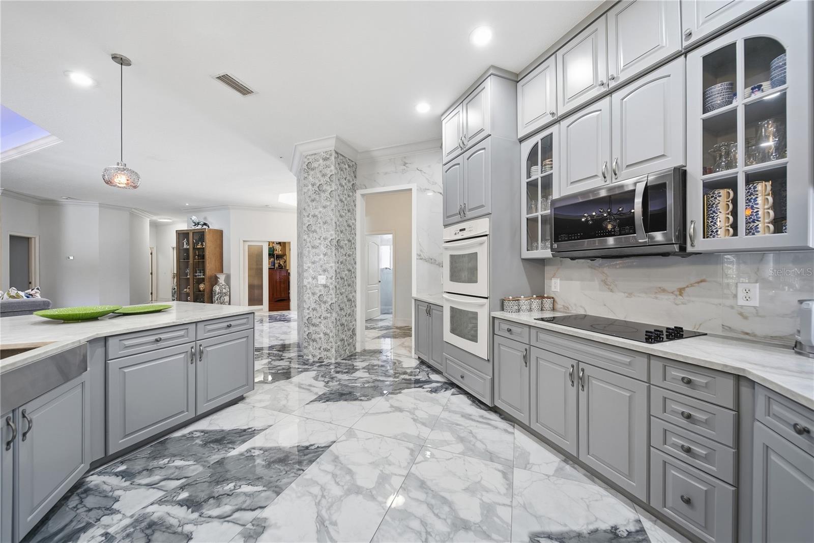 8286 97th N St, Seminole, FL 33777