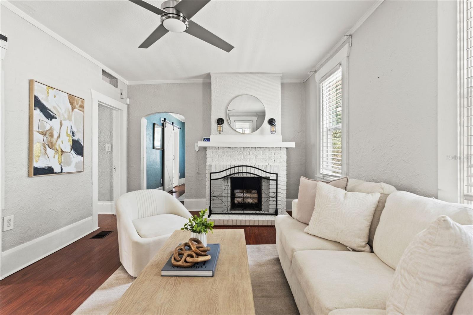 904 Henry, Tampa, FL 33604