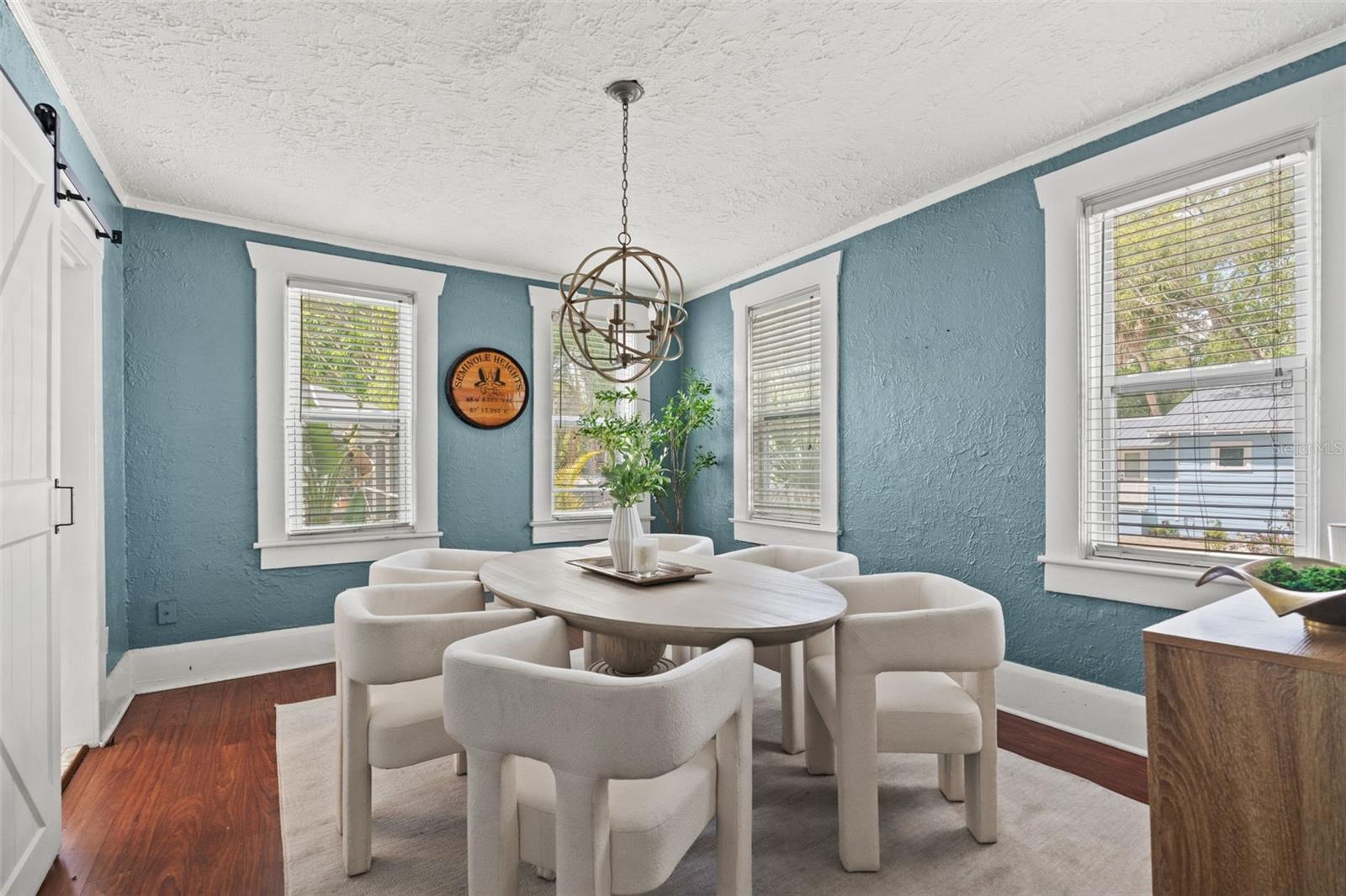 904 Henry, Tampa, FL 33604