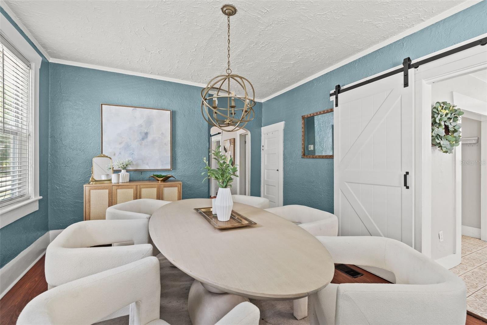 904 Henry, Tampa, FL 33604