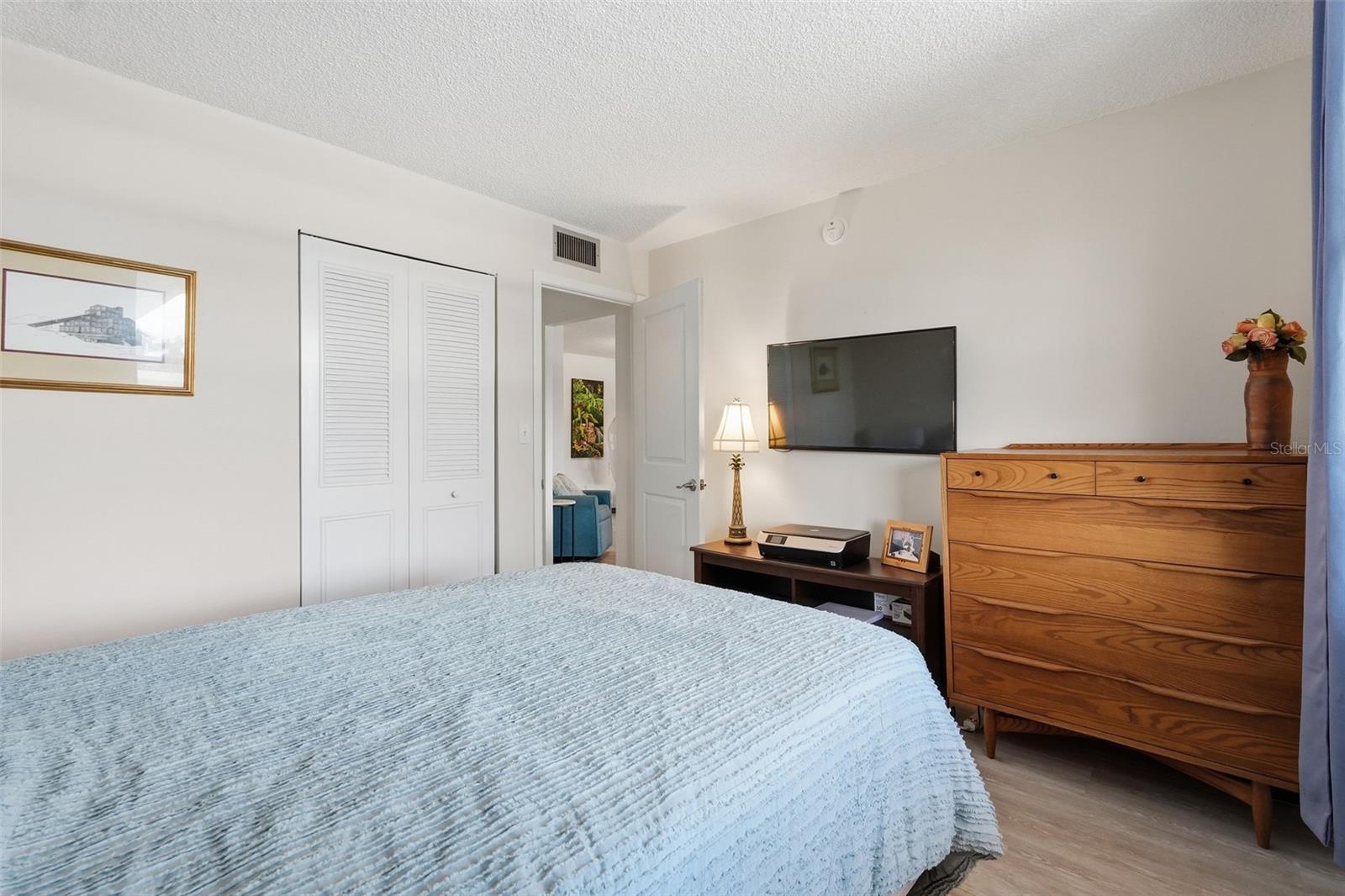 4915 Bay Unit 323, St Petersburg, FL 33703