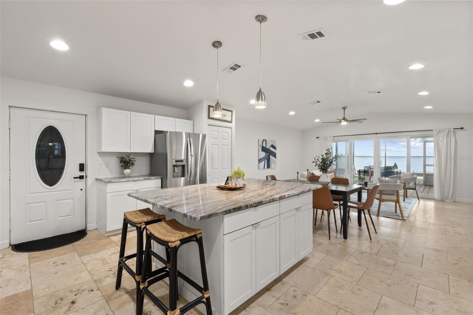 2462 Fort Lane, Geneva, FL 32732