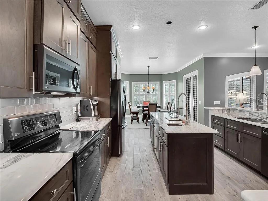 2660 Winnemissett Oaks, Deland, FL 32724