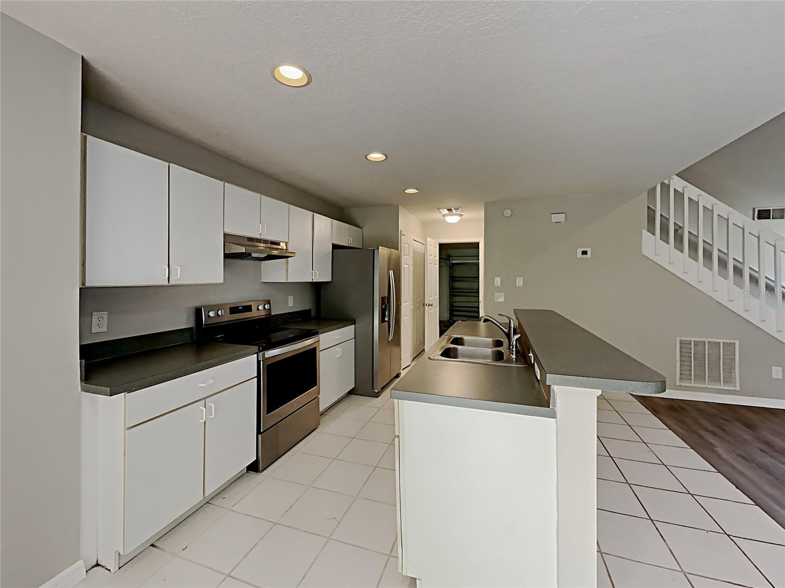 2184 Heathwood, Orlando, FL 32828