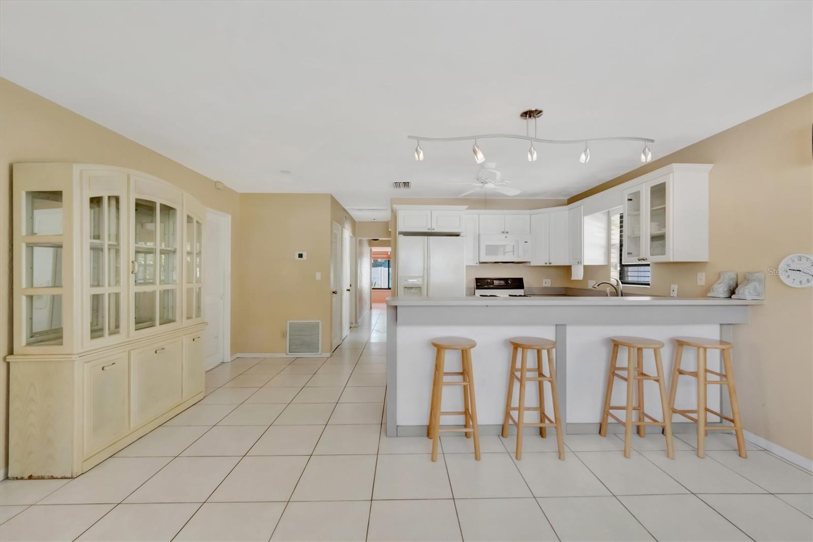 5630 13th, St Petersburg, FL 33710