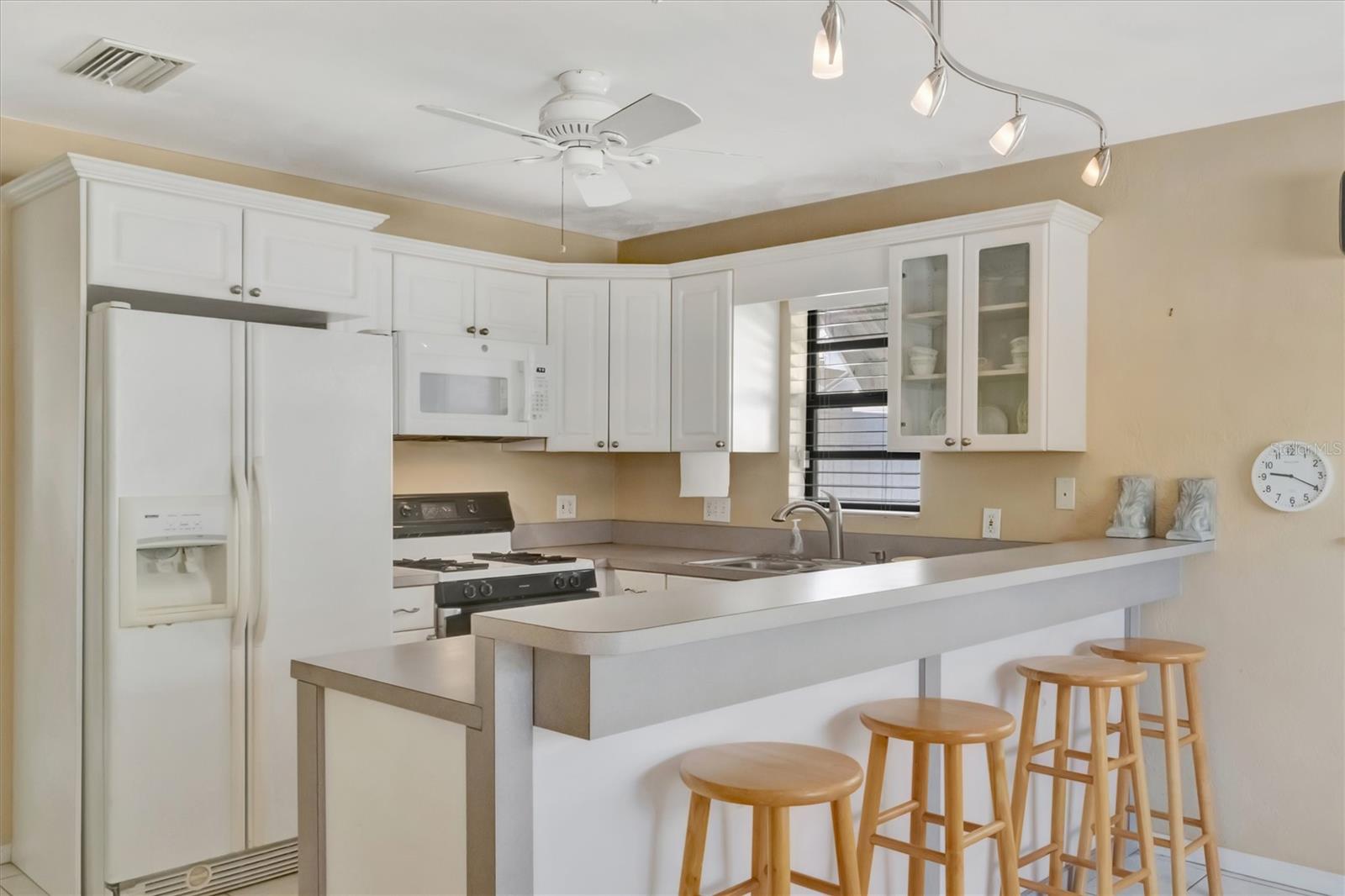 5630 13th, St Petersburg, FL 33710