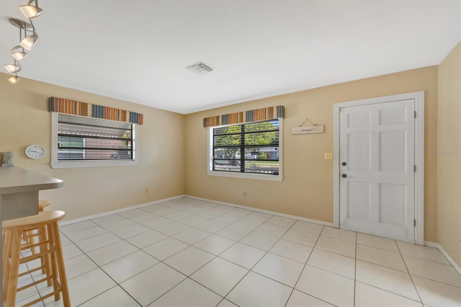 5630 13th, St Petersburg, FL 33710