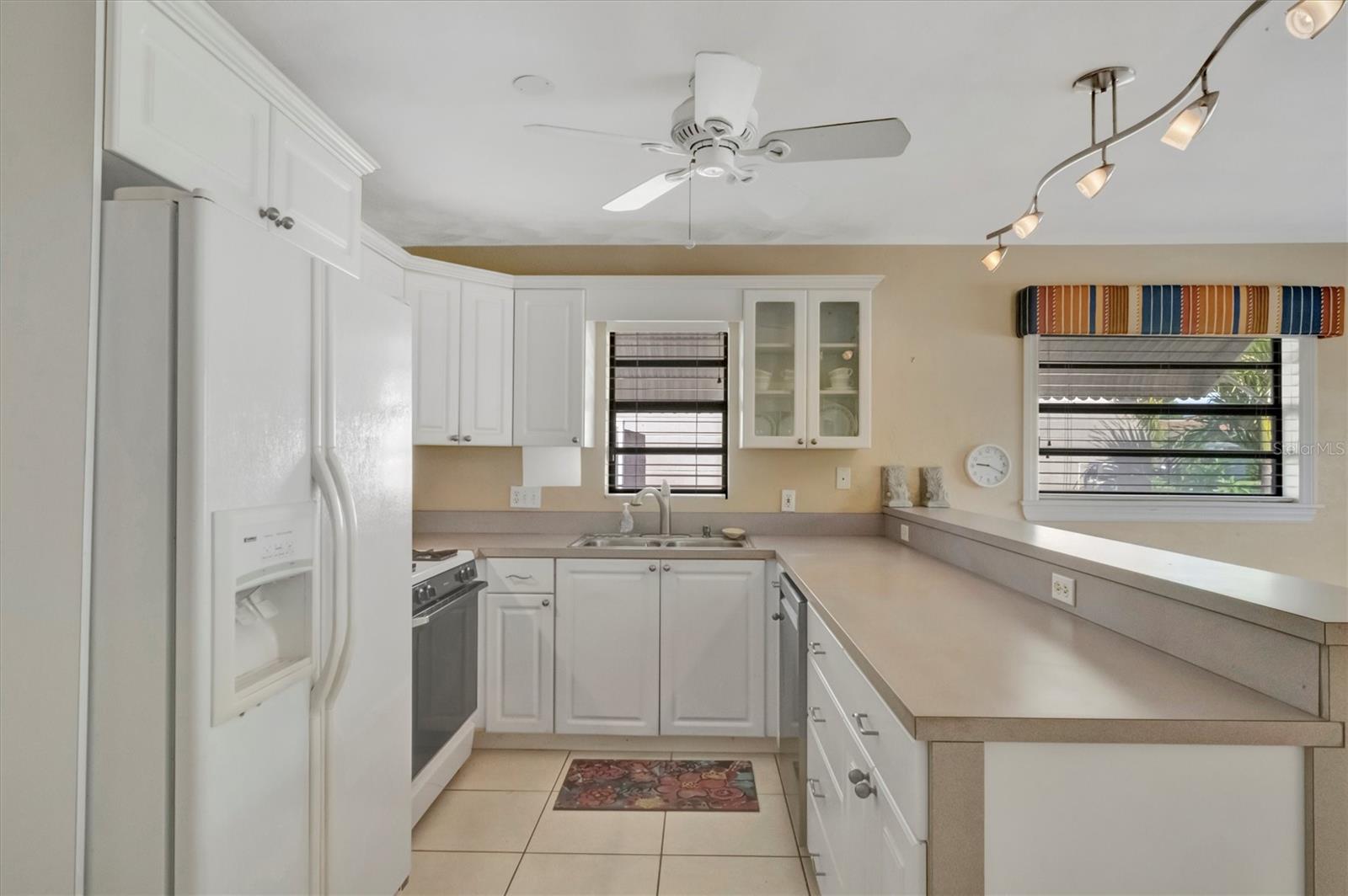 5630 13th, St Petersburg, FL 33710