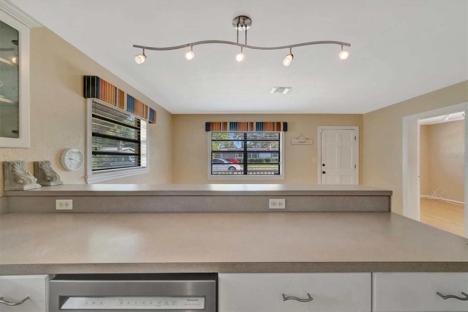 5630 13th, St Petersburg, FL 33710