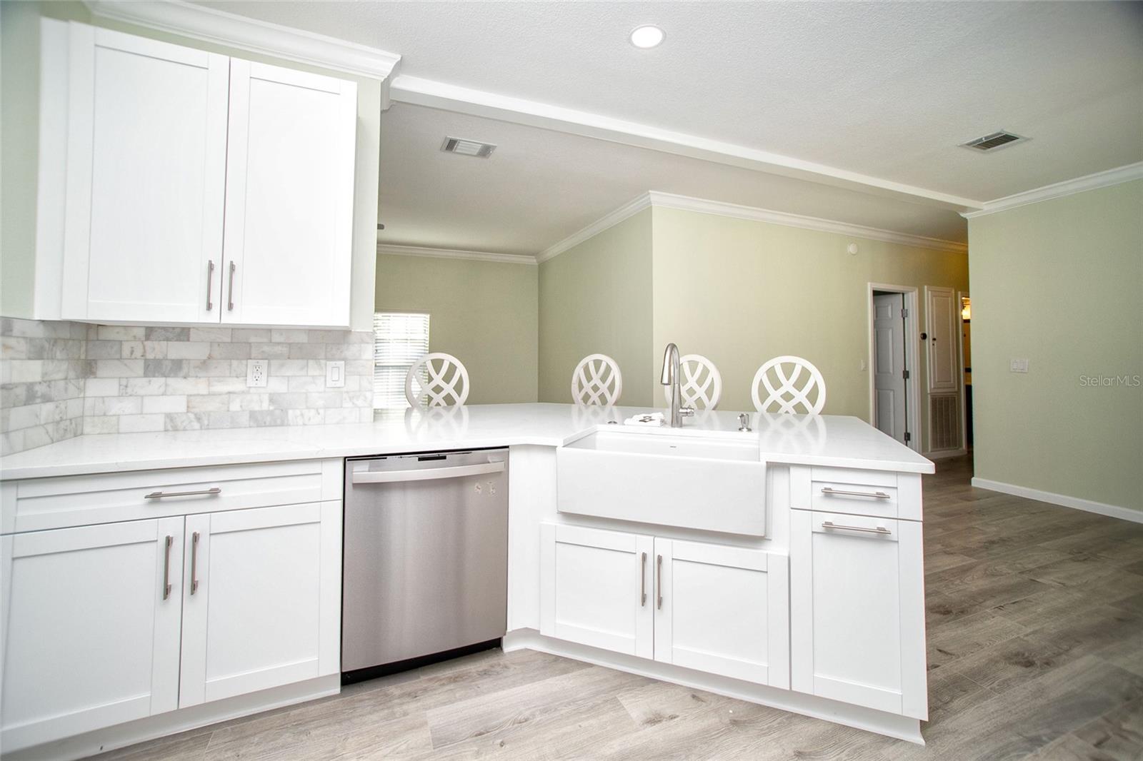 415 Dr Ml King Jr, Safety Harbor, FL 34695