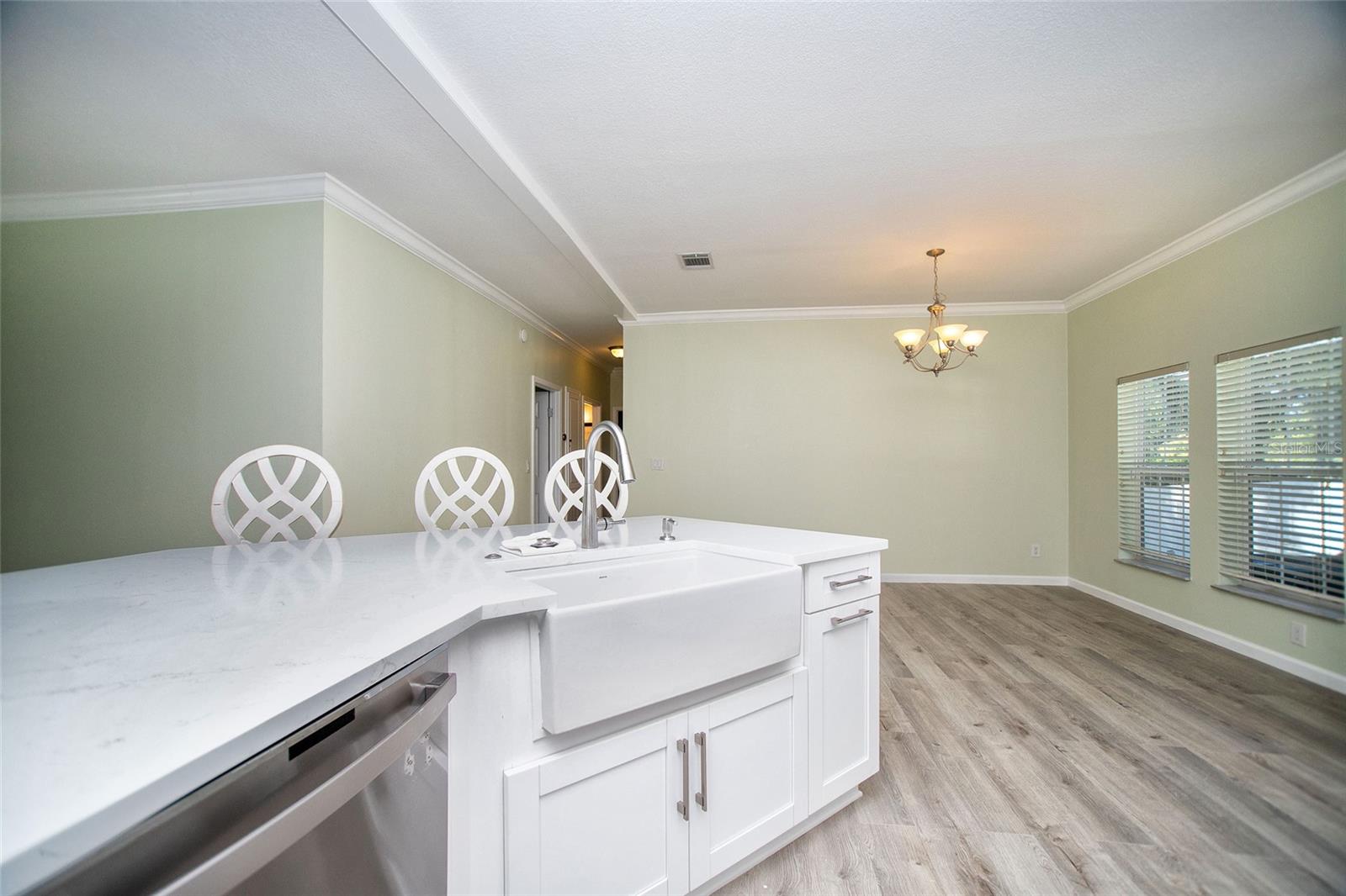 415 Dr Ml King Jr, Safety Harbor, FL 34695