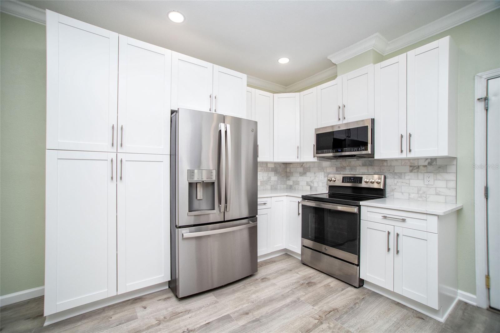415 Dr Ml King Jr, Safety Harbor, FL 34695
